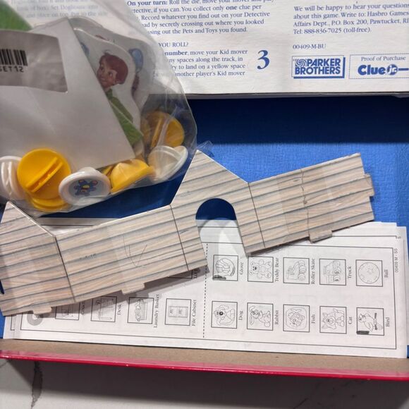 Hasbro | Vintage Clue Jr. The Case of the Hidden Toys Board Game - Picture 6 of 6